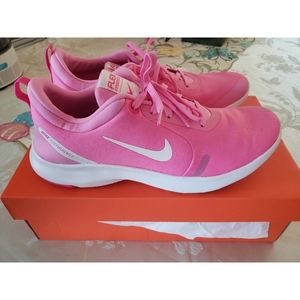 NEW- Nike Flex Experience RN 8